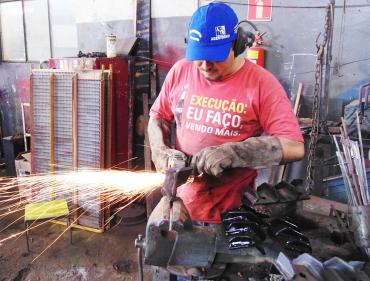 Usinagem de kit para melhor desempenho de colhedeiras New Holland e Case